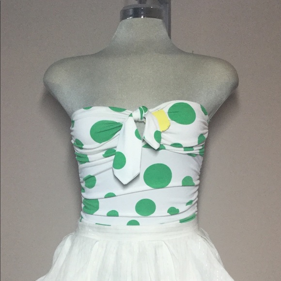 🌹3/25🌹Sirens white & green  Strapless polkadot Top Size SP - Picture 1 of 6